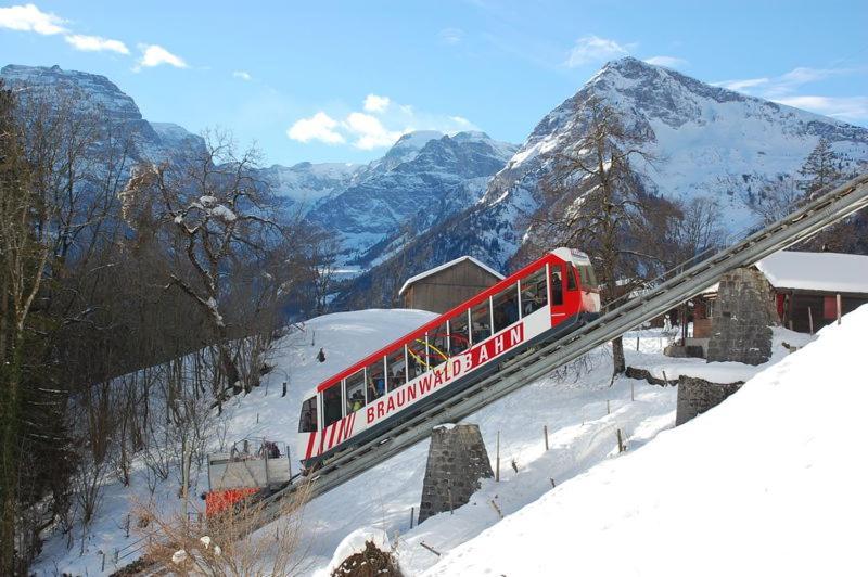 Вилла Diese Einfache Unterkunft- Bergheimat Ist Nur Fuer Backpacker- Rucksacktouristen Und Radfahrer - Huettenfeeling Im Backpackerhoues- Ganz Einfach - Ganz Unkompliziert - Ganz Relaxd Linthal Экстерьер фото